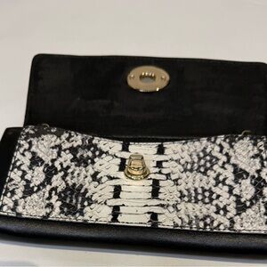 Coach leather Black & White Snake Embossed Women's Clutch Xbody 4”x8” **